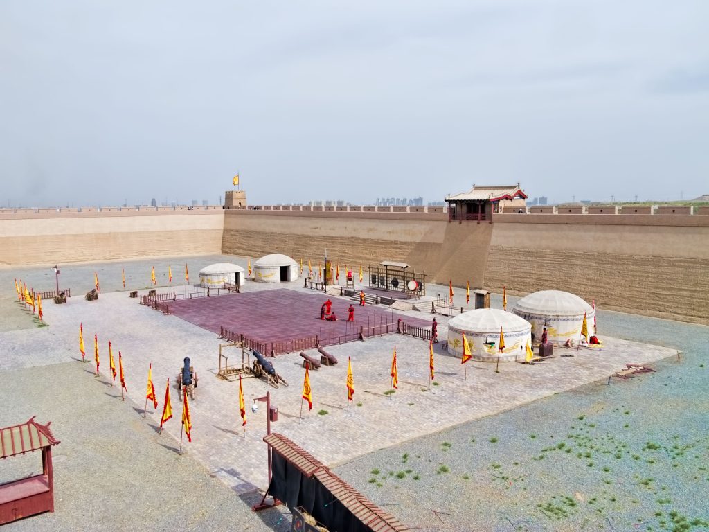 Fort de Jiayuguan a l'extremite ouest de la Grande Muraille