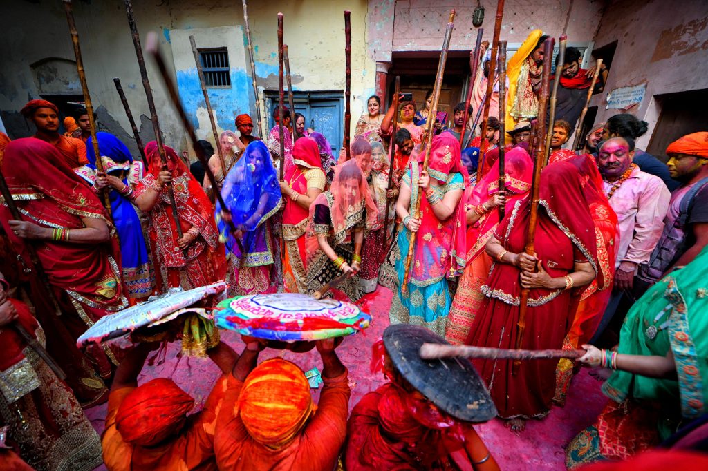 Celebration de la Lathmar Holi a Barsana dans l'Uttar Pradesh