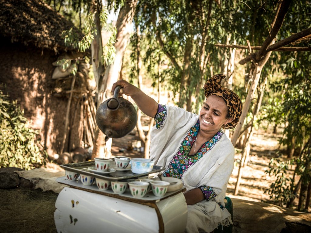 Cérémonie du café à Lalibela en Éthiopie