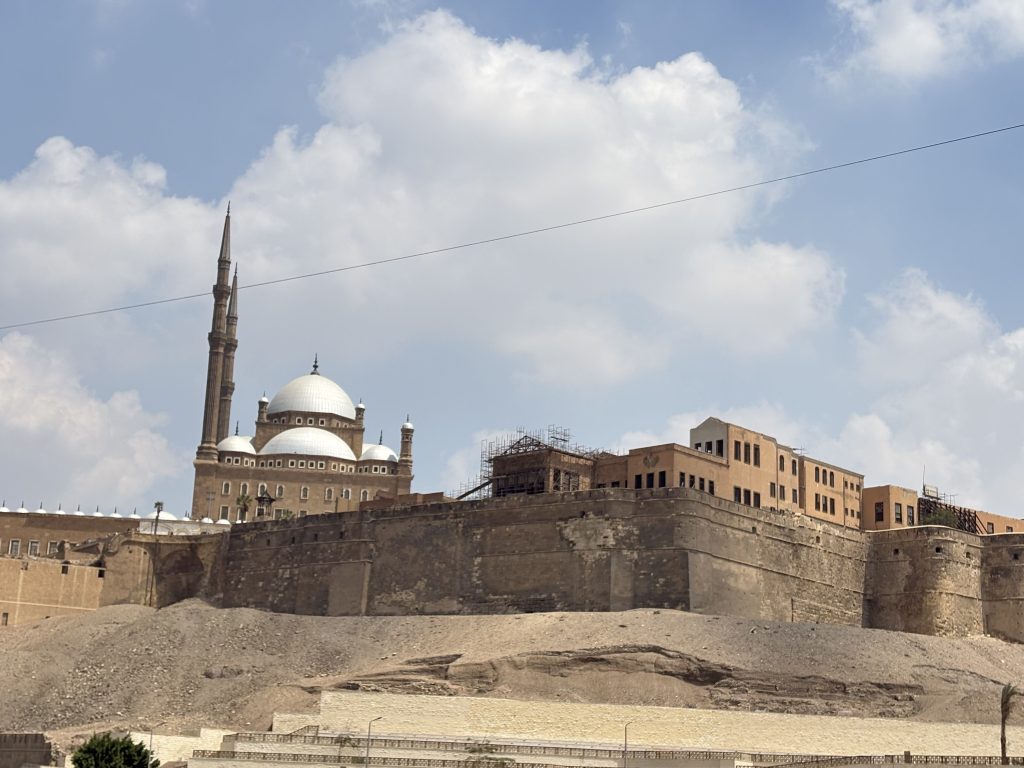 Coupoles et minarets de la mosquée de Mohammed Ali dans la citadelle du Caire