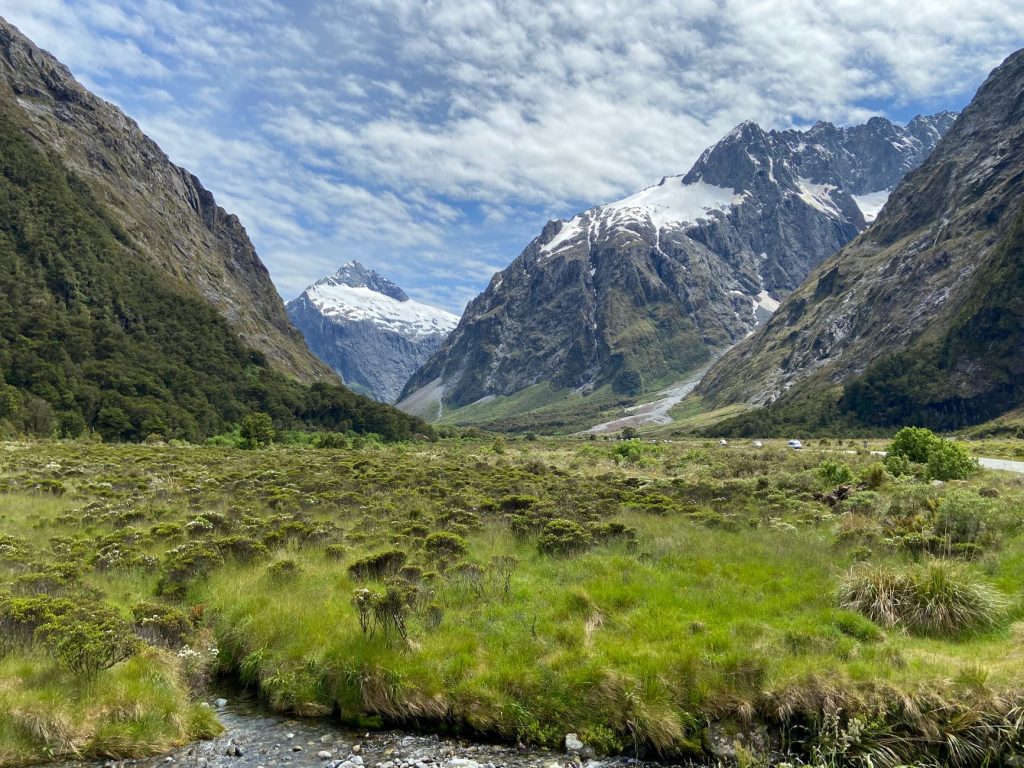 New Zealand landscape mountains