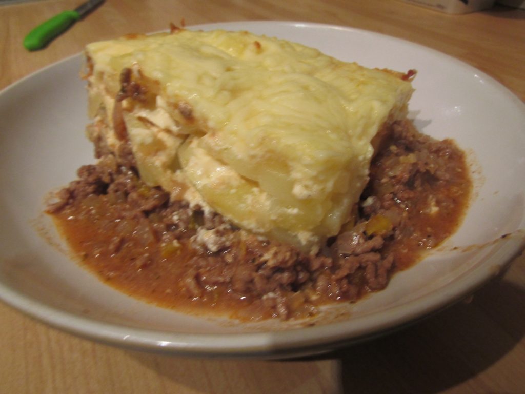 Moussaka grecque aux aubergines et à la béchamel