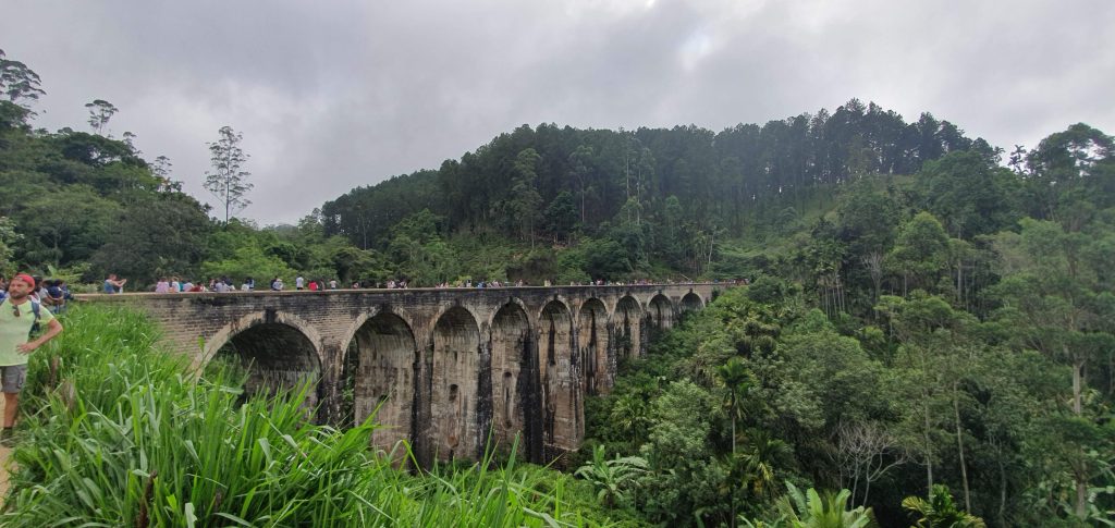 Le pont aux neuf arches d Ella au Sri Lanka
