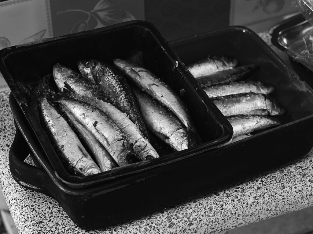 Sardines grillées au charbon au Portugal