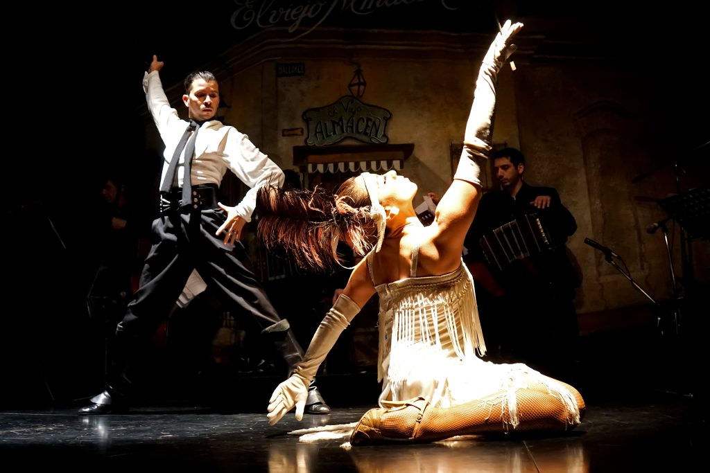 Le tango argentin : histoire, milongas et codes du bal