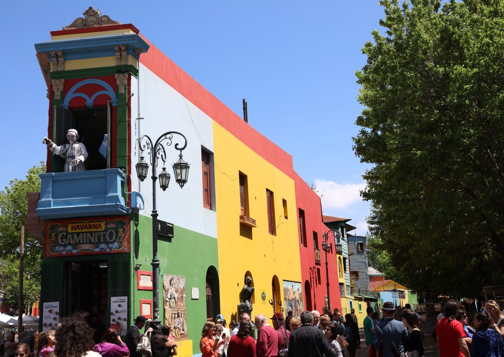 Maisons colorées de Caminito dans le quartier de La Boca à Buenos Aires